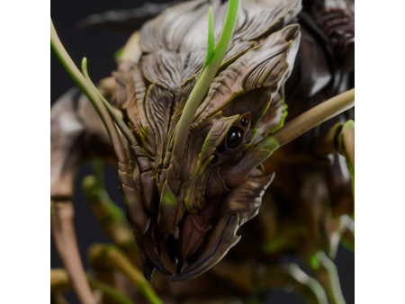 The Untamed Clan: jinete orco sobre monstruoso ciempiés de guerra - Miniatura con peana de 100mm